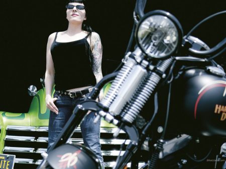 Papel de parede Harley Davidson Tattoo Girl para download gratuito. Use no computador pc, mac, macbook, celular, smartphone, iPhone, onde quiser!