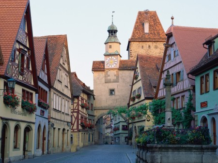 Papel de parede Rothenburg Ob Der Tauber, Alemanha para download gratuito. Use no computador pc, mac, macbook, celular, smartphone, iPhone, onde quiser!